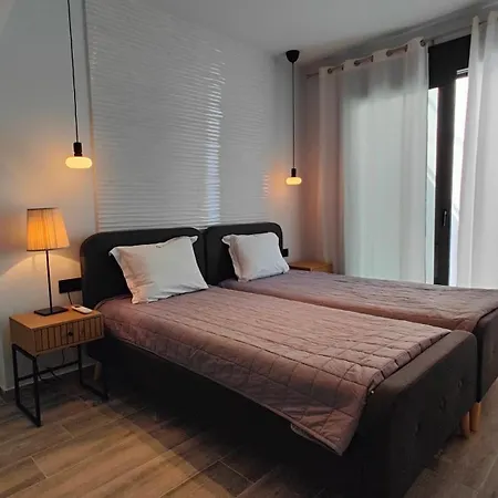 Petrino Complex Iv, By Halkidiki *